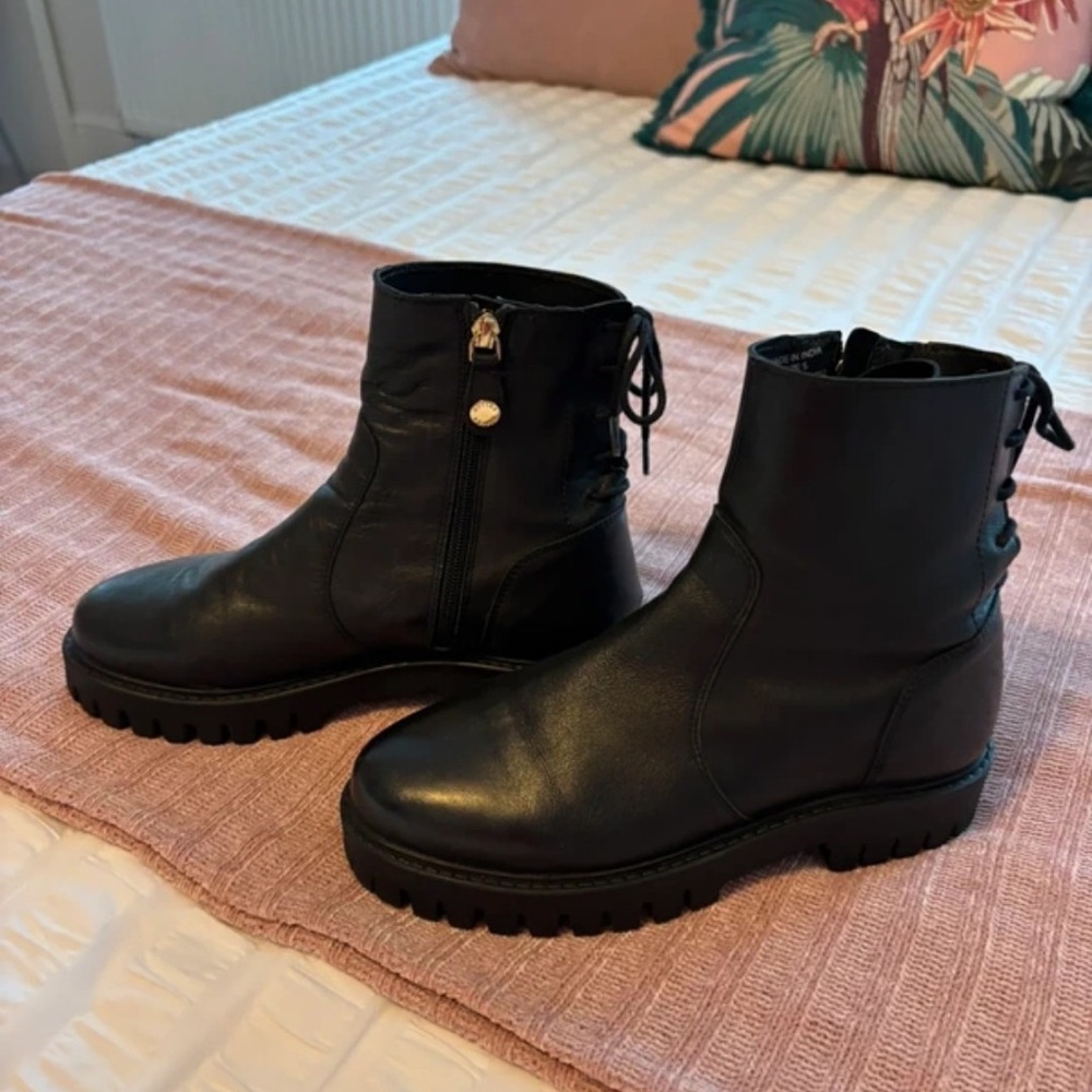 Elegant Black Leather Ankle Boots with Lace Detail